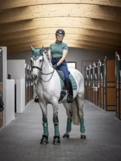 LeMieux Carbon Mesh Dressage Square 24 LeMieux Carbon Mesh Dressage Square -Horse Supplies Sale 48e4e3ea96f317f6cebcd77beebb6518.image .412x550 1 jpg