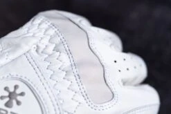 Hirzl Soffft Dressage Gloves - White -Horse Supplies Sale hirzl dressage soffft detail 2 4